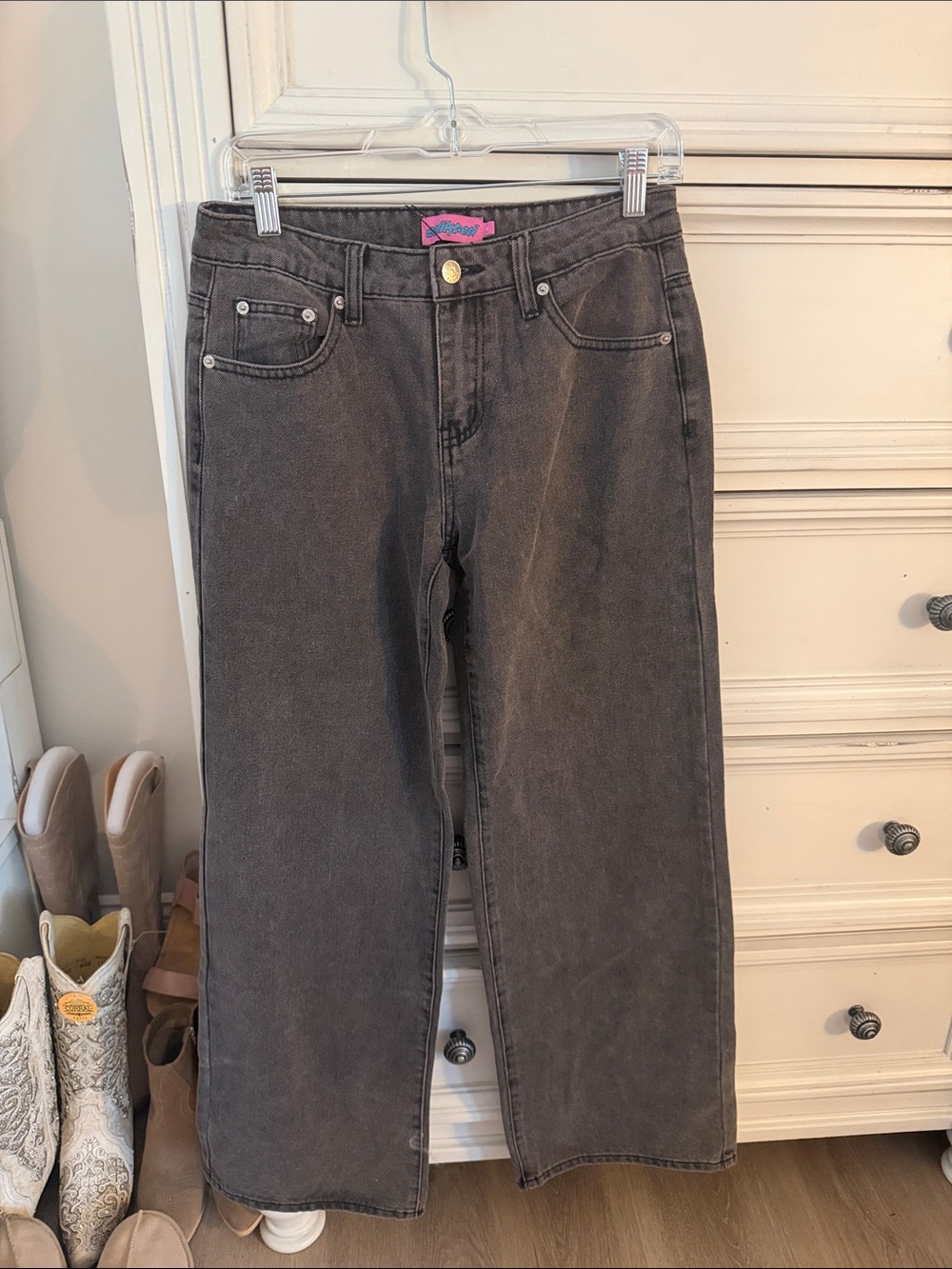 Vintage-Inspired Womens Wide-Leg Jeans in Charcoal Gray